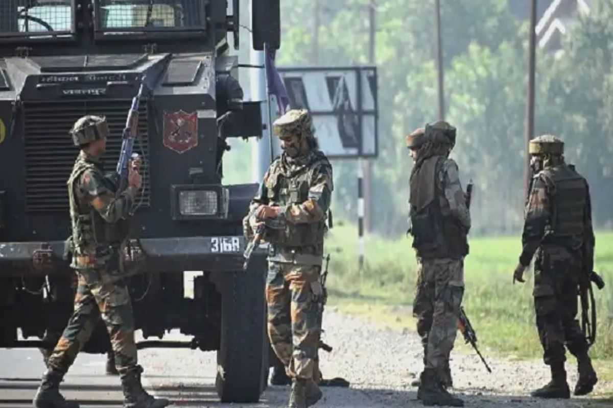 जम्मू-कश्मीर के अनंतनाग में 2 एजीयूएच आतंकवादी ढेर